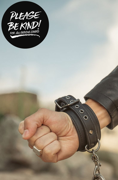 Alternativ bild 1 för Black Leather Handcuffs